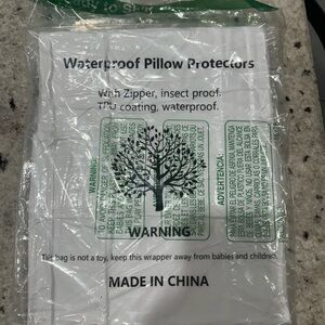 Waterproof Pillow Protectors Queen 4-Pack – New Sealed – Zippered Covers